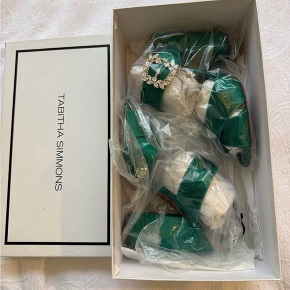 Tabitha Simmons Reyner Emerald Satin Crystal Buckle Block Heels Size 8 NWT RARE - Picture 13 of 16